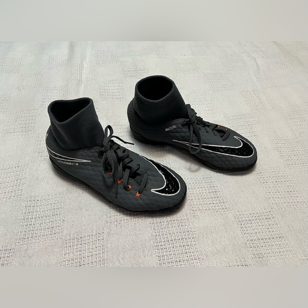 Nike cleats - Picture 3 of 5